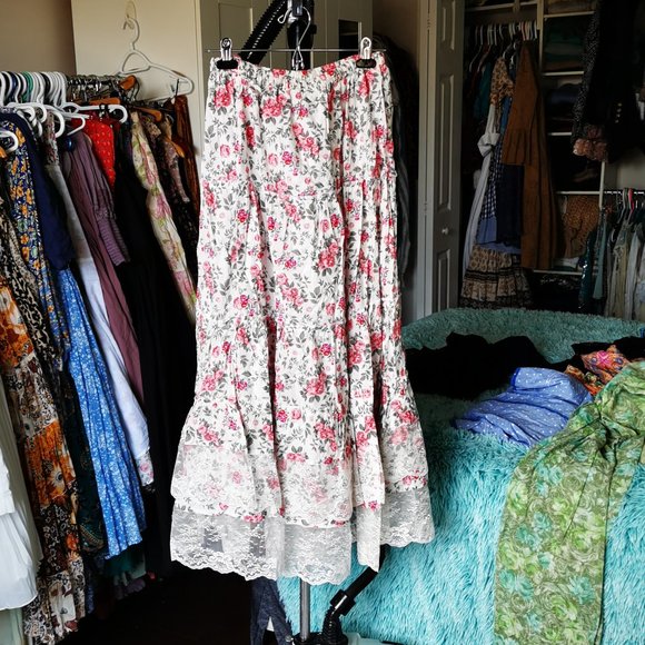 Antique Look Skirt - Picture 3 of 3